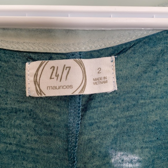 Maurices T-Shirt - Picture 3 of 5